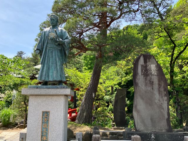 高幡不動尊　土方歳三像